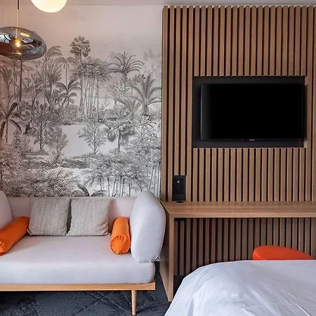 Hotel Golden Tulip Lyon Ouest Techlid 4*