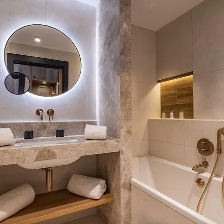 Hotel Golden Tulip Lyon Ouest Techlid 4*