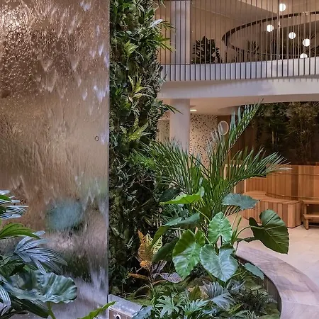 Hotel Golden Tulip Lyon Ouest Techlid 4*