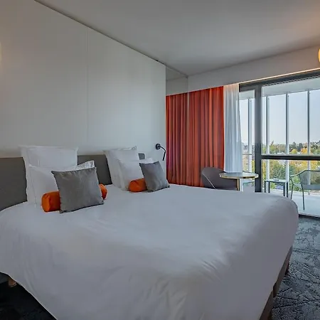 Golden Tulip Lyon Ouest Techlid 4*