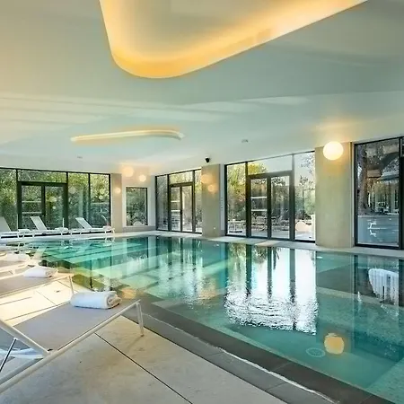 Golden Tulip Lyon Ouest Techlid Hotel